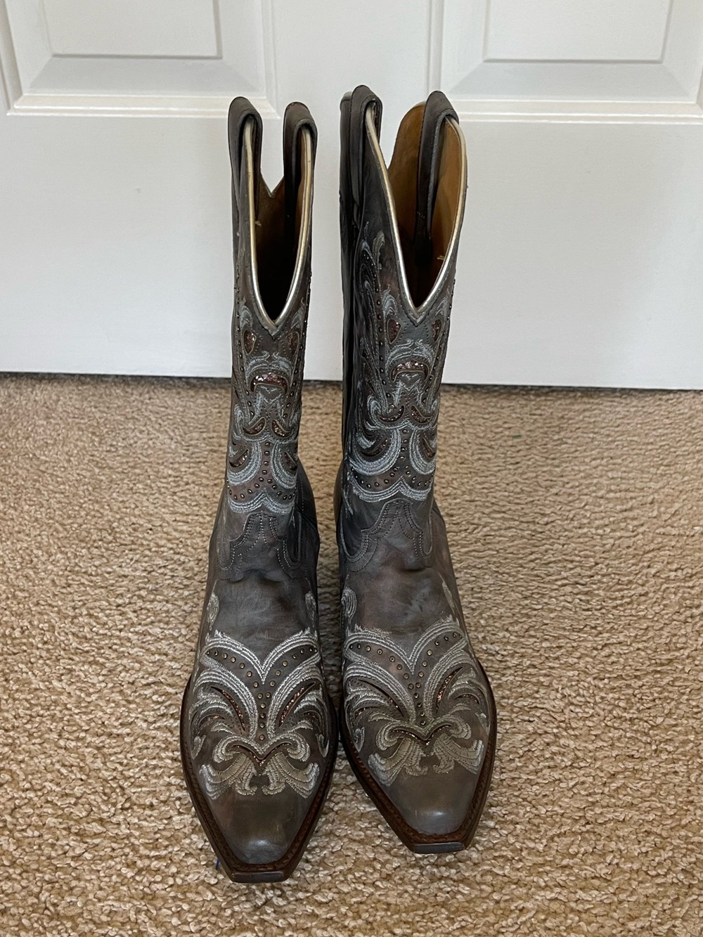 SHYANNE WOMEN'S IONA FLORAL STUDDED WESTERN BOOTS - SNIP TOE Size 9 - Picture 2 of 6
